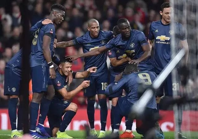  阿森纳遭遇黑色三分钟丢榜首  